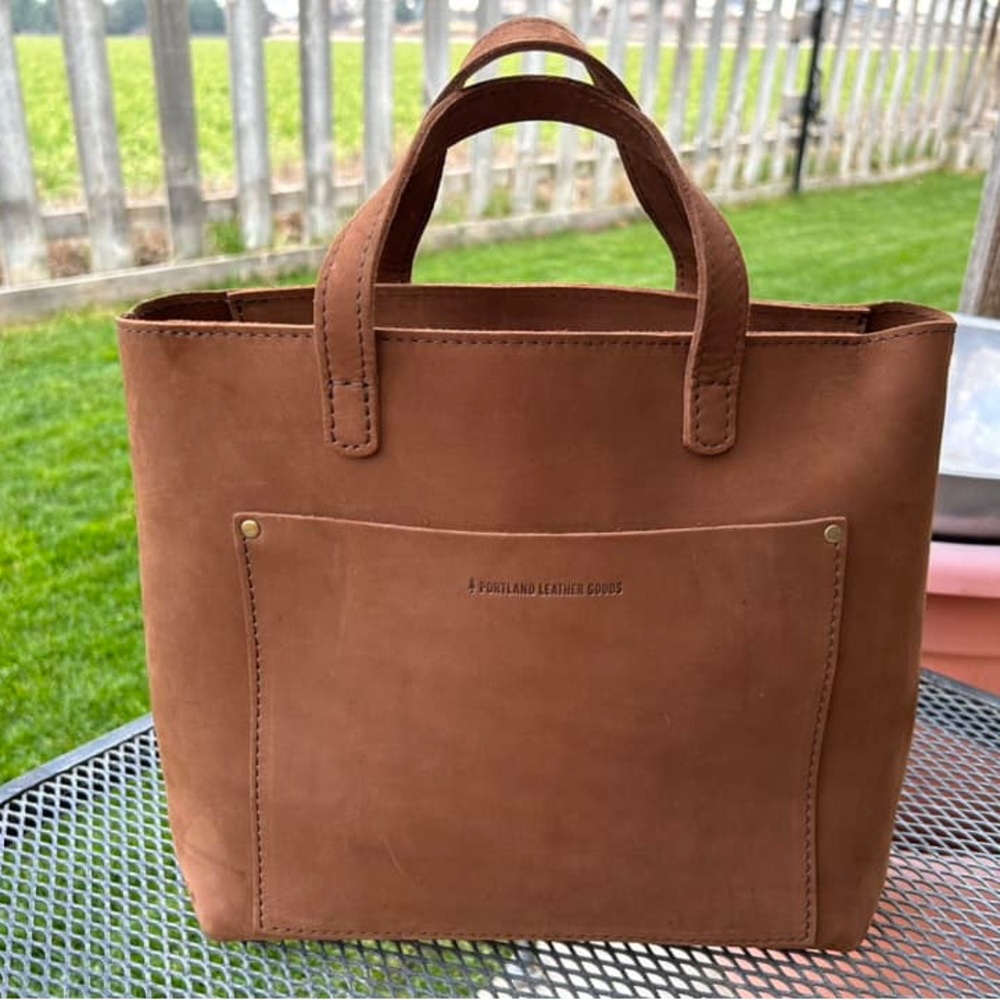 PLG Medium Crossbody Tote w/Zipper - Cocoa/Chocolate - BNNU